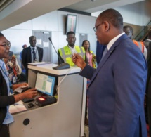 Macky Sall voyageant à bord d’Air Sénégal… Tout ce que vous n’avez pas vu en Images avec Pape Sidy Fall
