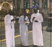 VIDEO OUMRA: Waly Seck fait confiance à Cathy Travel Tayssirou Assyl pour son voyage et remercie Khady Dioum.