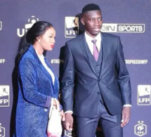 Ismaila Sarr et sa femme sont passés par le photocall des Trophées UNFP