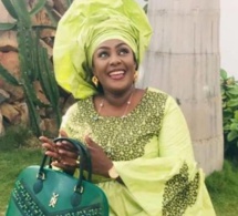Khadija Keisha alias “Adja” rayonnante en tenue traditionnelle