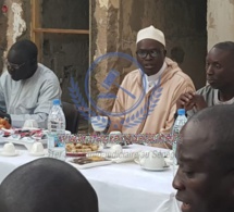 Khalifa Sall en plein "ndogou" à la prison de Rebeuss