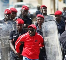 Arrêtés à la Place de la Nation, le « selfie » des activistes depuis leur cellule (photo)