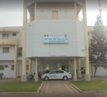 L'accès de la mairie bloqué par ses partisans: Aliou Sall rebrousse chemin