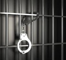 Affaire du vigile tué à Thiaroye: un homme tente d’agresser le commissaire adjoint avec un tesson de tasse