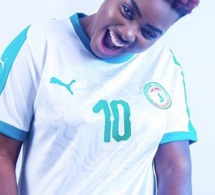 Sénégal vs Kenya : Voici la sublime Sabel Dieng l’une des plus belle supportrice des Lions qui encourage les joueurs