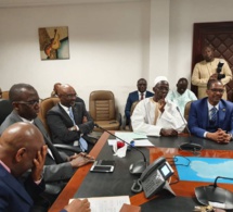 Images de la cérémonie protocolaire de passation de service entre Cheikh Ameth Tidiane BA et Bassirou Samba NIASSE nouveau DG des Impôts et Domaines