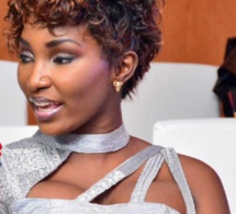 Coumba Babacar, la fille du Milliardaire toute souriante, entourée de ses copines.