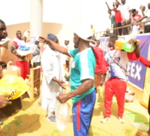 Ambiance et incident chez Boy Niang 2 en tre les GMI et supporters avant d'aller au stade.