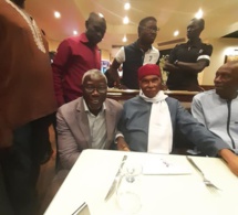 L'ancien Président de la République, Me Wade filmé au Café de Rome (images)