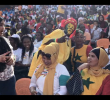 Le Sénégal soutenu par les Egyptiens, les Algériens en grand nombre dans les tribunes, la tension monte dans les gradins