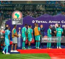 FINALE CAN: SENEGAL ALGERIE, désolation des supporters Sénégalais après la défaite.