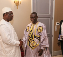 ANNIVERSAIRE 1 AN DE PLUS ÇA SE FÉTE: Le leader de la génération consciente Pape Diouf souffle une bougie de plus.