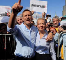 La police russe fait une descente dans les maisons des militants de l'opposition, avant le rassemblement électoral à Moscou