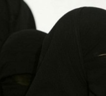 Arrestation à Rebeuss: Deux individus se camouflent en Burqa avec de fausses hanches et de faux seins dans une mosquée