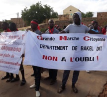 Enclavement, routes défectueuses et manque d’eau…: Bakel exprime sa souffrance dans les rues
