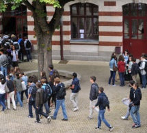 "J'étais mort de peur": Le témoignage bouleversant d'un collégien de 14 ans tabassé et violé par d'autres élèves