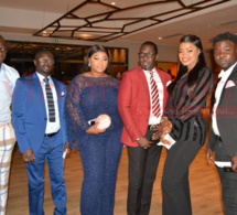 Mbaye Dièye Faye en toute complicité avec son « Goro » et sa fille Thiané Faye et Mbathio Ndiaye à la soirée de Vivi au Pullman