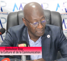 Discours du ministre de la culture et de la communication, Ablaye Diop sur l'assainissement de la presse en ligne avec le nouveau code de la presse et présentation des spécimen des nouveaux cartes de presse nationale.