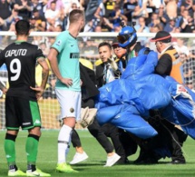 Italie : un parachutiste atterrit sur la pelouse lors de Sassuolo-Inter Milan