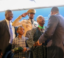 Mme Christiane Yande Diop veuve de feu Alioune Diop élevée au grade de Commandeur dans l’ordre national du Lion à l’occasion des 70 ans de Présence Africaine