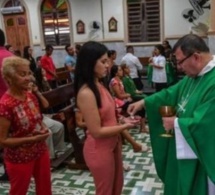 L'Église catholique assouplit le célibat des prêtres