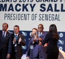 05Photos : Le Président reçoit le prix medays 2019 à Tanger