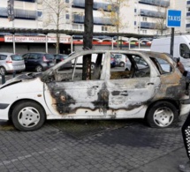 Nantes : voiture transpercée par un arbre, à peine inaugurée, une œuvre d’art volontairement incendiée