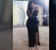 VIDÉO Aida Samb chavire les coeurs des jeunes de Farabantang de Kafountine .