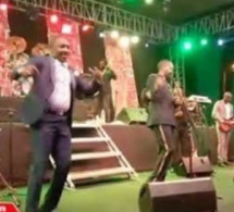 Vidéo- Soirée de l’armée : Youssou Ndour fait danser les jambars