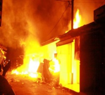 Kaolack: Un violent incendie emporte 8 cantines au marché Guédj