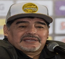 Maradona désigne le meilleur footballeur de tous les temps plus fort que lui-même, pélé, Messi et Ronaldo