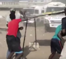 Images – DES BLESSÉS ET PRÈS DE 50 ARRESTATIONS DANS DES AFFRONTEMENTS ENTRE POLICIERS ET PÊCHEURS