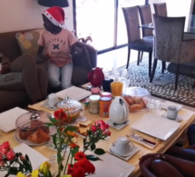 Vidéo – COUMBA GAWLO ET DES FILLES DISCUTENT DES RÈGLES DE LA FAMILLE AUTOUR