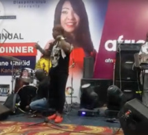 VIDÉO: 31 Décembre Viviane Chidid en mode sound check au Pencha Mi Hall de Sénégambie. REGARDEZ