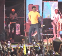 31 Décembre, Waly Seck détrone tout et se hisse au sommet de l'Esplanade du Grand Théâtre. Regardez
