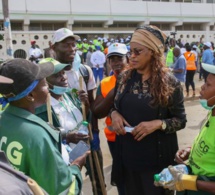 Cleaning Day : Marième Faye Sall offre 50 000 à chaque éboueur
