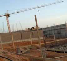 CHANTIER DE LA CDE : UNE PLAQUE D’ACIER TOMBE SUR UN CHAUFFEUR ET LE TUE