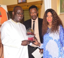 VIPEOPLES décerne le trophée de l'homme de l'année 2019 au président Mbagnick Diop du MEDS. CATEGORIE HOMME D'AFFAIRES