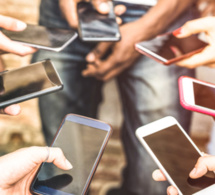 Whatsapp, Facebook, Tik Tok…: les élèves toujours en vacances