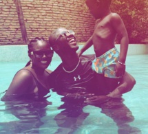 Moments forts en famille,Abba se la coule douce avec sa douce épouse Mamy