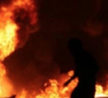 Urgent-Des marchands ambulants mettent le feu à la mairie de Keur Massar
