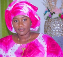 Découvrez la veuve du Cheikh des thiantacounes Sokhna Adja Saliou, une femme d’une beauté exceptionnelle alliée à sa simplicité