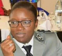 Le lieutenant-colonel Fary Sène Fall, première femme admise comme agent des Douanes en 2006.
