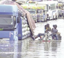 Le Sénégal sous les eaux, les populations clashent sévèrement Macky Sall