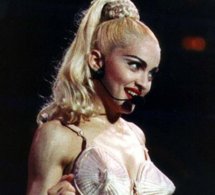 Madonna : Le corset de la chanteuse vendu à 40000€