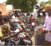 Louga : avec des masques et du carburant, Mberry Sylla en renfort aux conducteurs de moto Jakarta