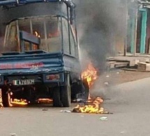 Côte d’Ivoire : quatre véhicules de transport incendiés tôt ce matin à Yopougon