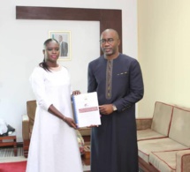 Les images exclusives de la cérémonie de passation de service entre la nouvelle administratrice générale du FONGIP Mme Thérèse Faye Diouf et Doudou Ka