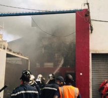 Urgent : Violent incendie au Môle 10 du Port autonome de Dakar ( En direct sur LERAL TV )