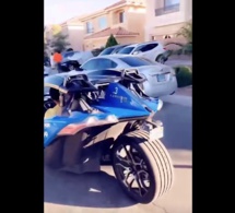 Admirez la magnifique voiture à trois roues du milliardaire Mo Gates…
